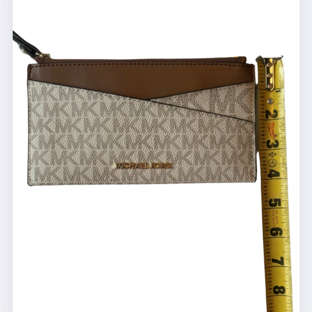 Michael Kors Jet Set Logo Slim Wristlet Vanilla – Like New - Picture 4 of 7